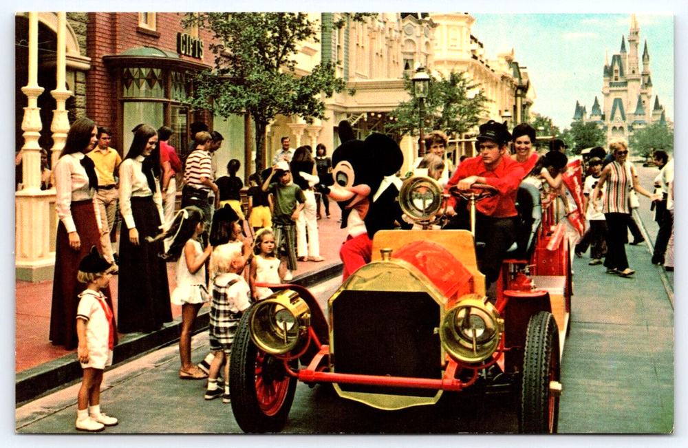 VINTAGE OLD ANTIQUE POSTCARD DISNEY WORLD MICKEY MOUSE CAR PEOPLE KIDS CASTLE