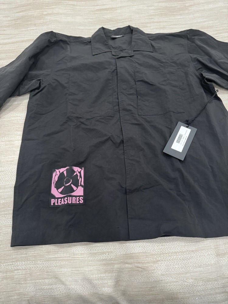 Pleasures Graphic T-Shirt Edgy Streetwear Style