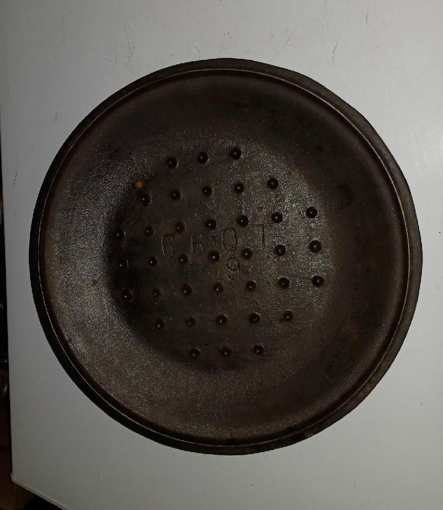 Vintage 11 1/4 inch cast iron self basting lid for skillet or dutch oven
