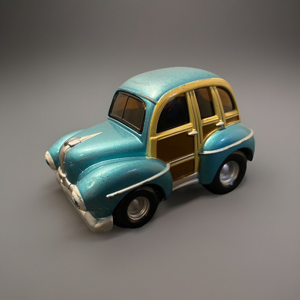 ERTL 1946 Ford Woody Diecast Metal  Car Collectible 2001