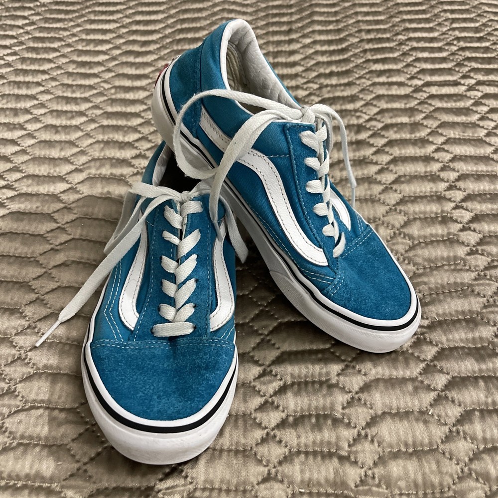 VANS Off the Wall Youth Shoes  Size 3.  Turquoise.  Great Condition.