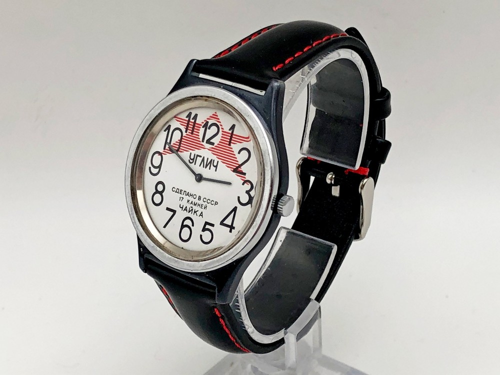 Chayka Red Star Vintage Mechanical Wristwatch 17 Jewels USSR Serviced Watch