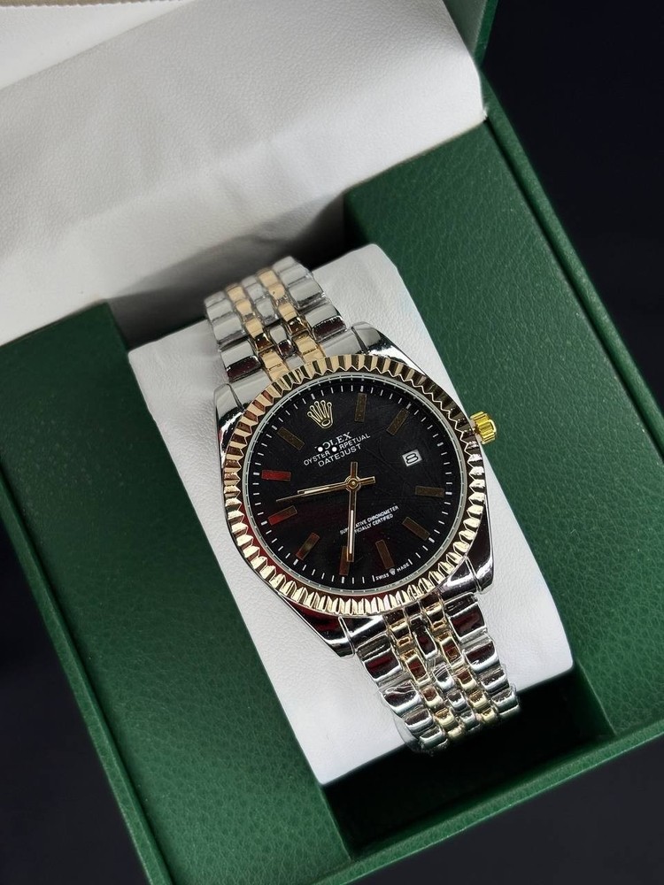 Luxury Silver Women's Watch with Mineral Glass & Stainless Steel