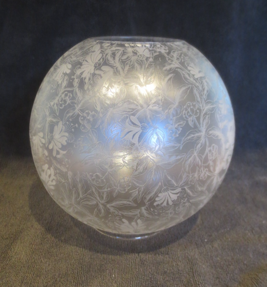 SUPERB ANTIQUE CRYSTAL ETCHED DETAILED GLASS GLOBE PATTERN DUPLEX OIL LAMP SHADE