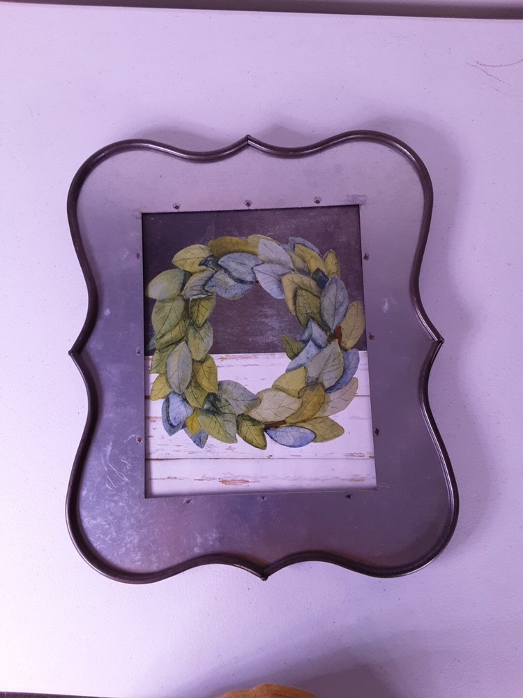 Metal  8 X 10 Picture Frame Landscape Or Portrait Decorative Edging