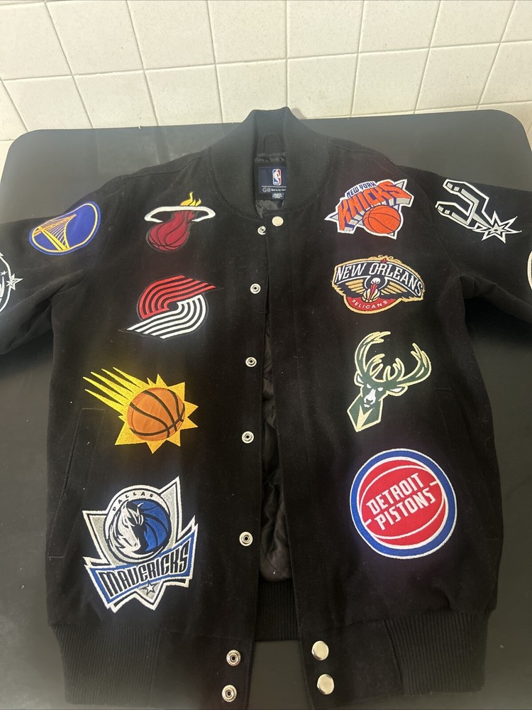 Authentic NBA Team Jacket in Black Size Small for True Fans