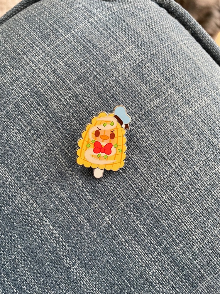 Disney World Donald Duck Corn Munchling Collectible Pin