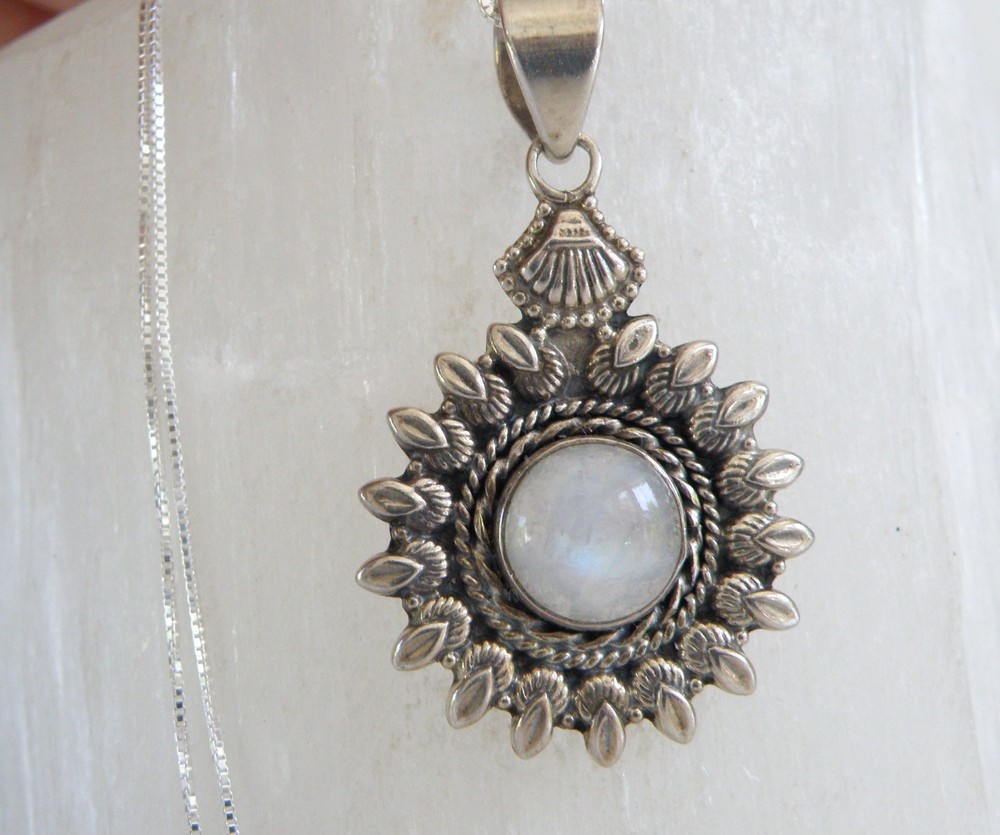 Vintage Sterling Silver 925 Natural Rainbow Moonstone Unique Pendant Necklace
