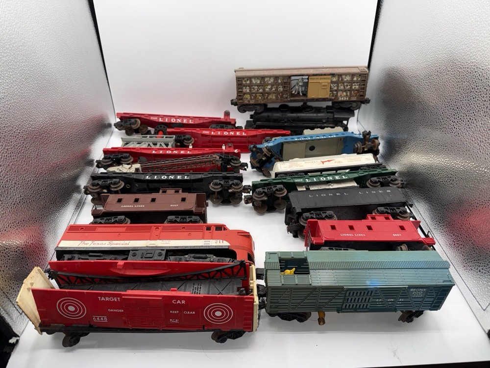 Lionel Trains lot 16), poultry dispatch, missile firing car, the Texas special