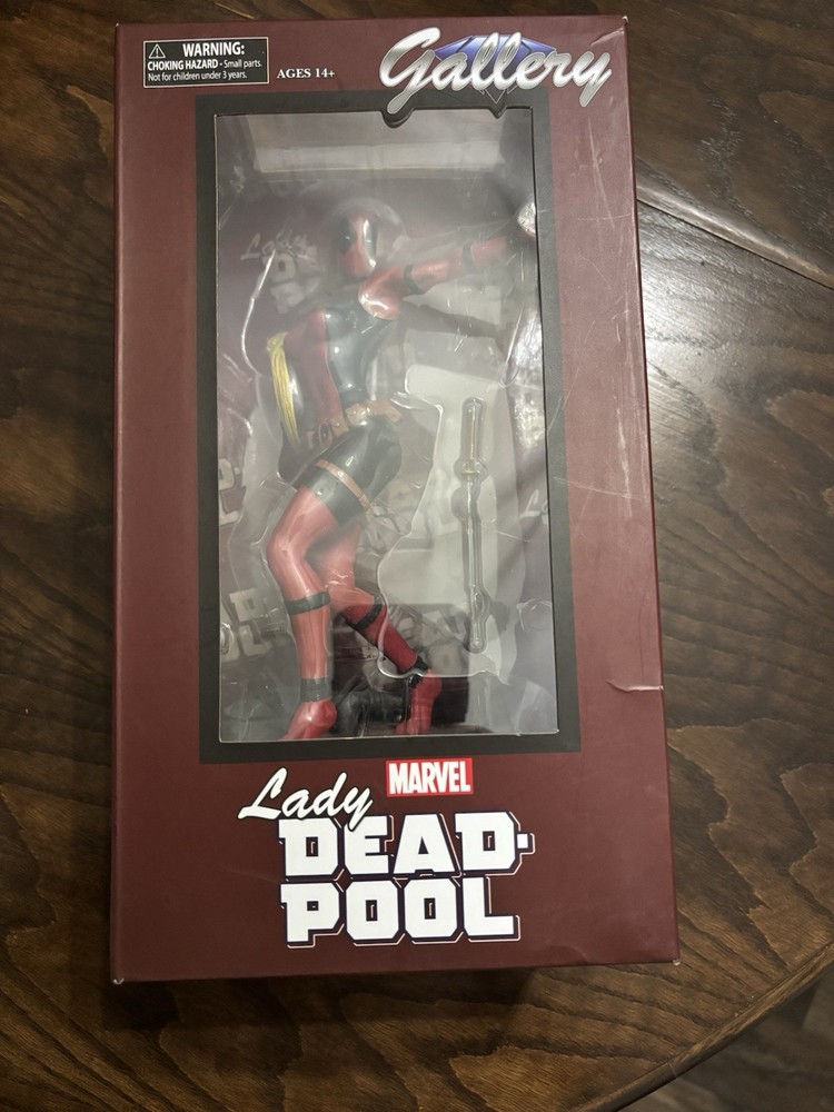 Marvel Gallery Lady Deadpool Figure by Diamond Select