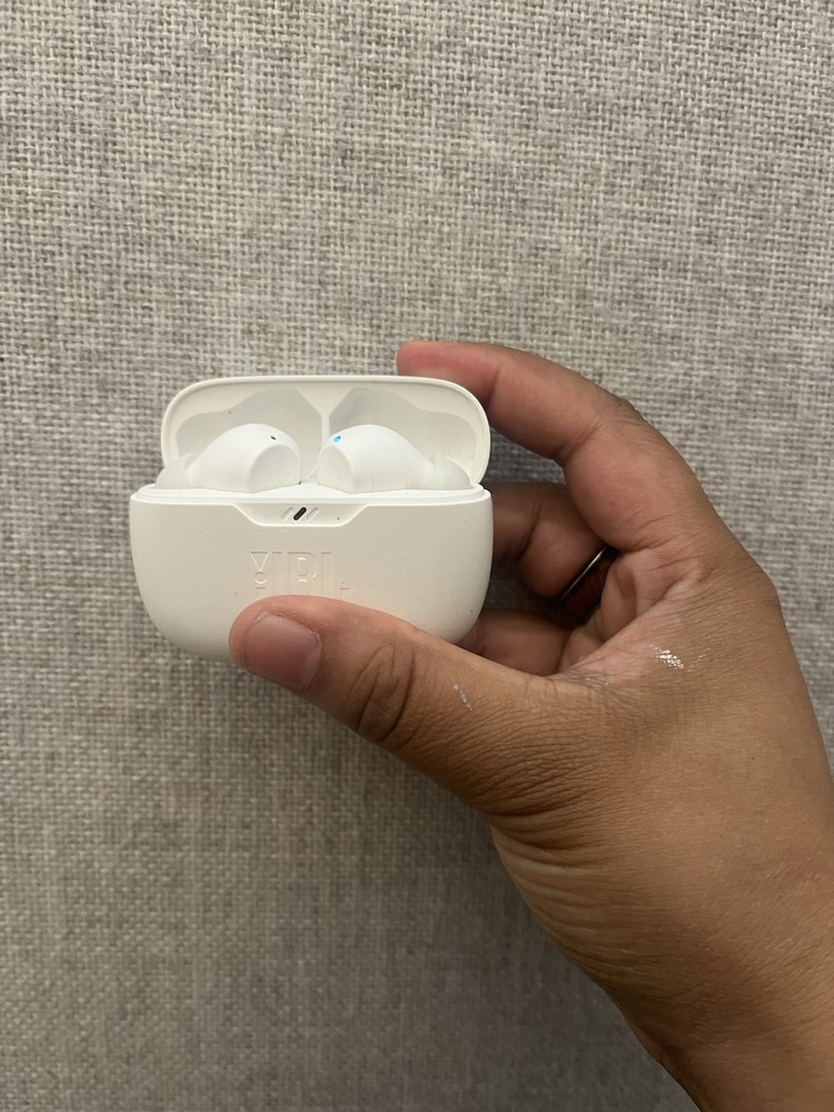 JBL Vibe Beam True Wireless Bluetooth Earbuds White