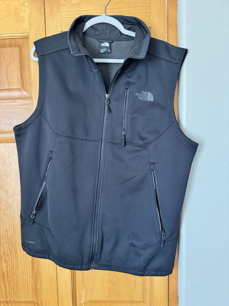Northface Black Large Vest Preowned in Excellent Condition