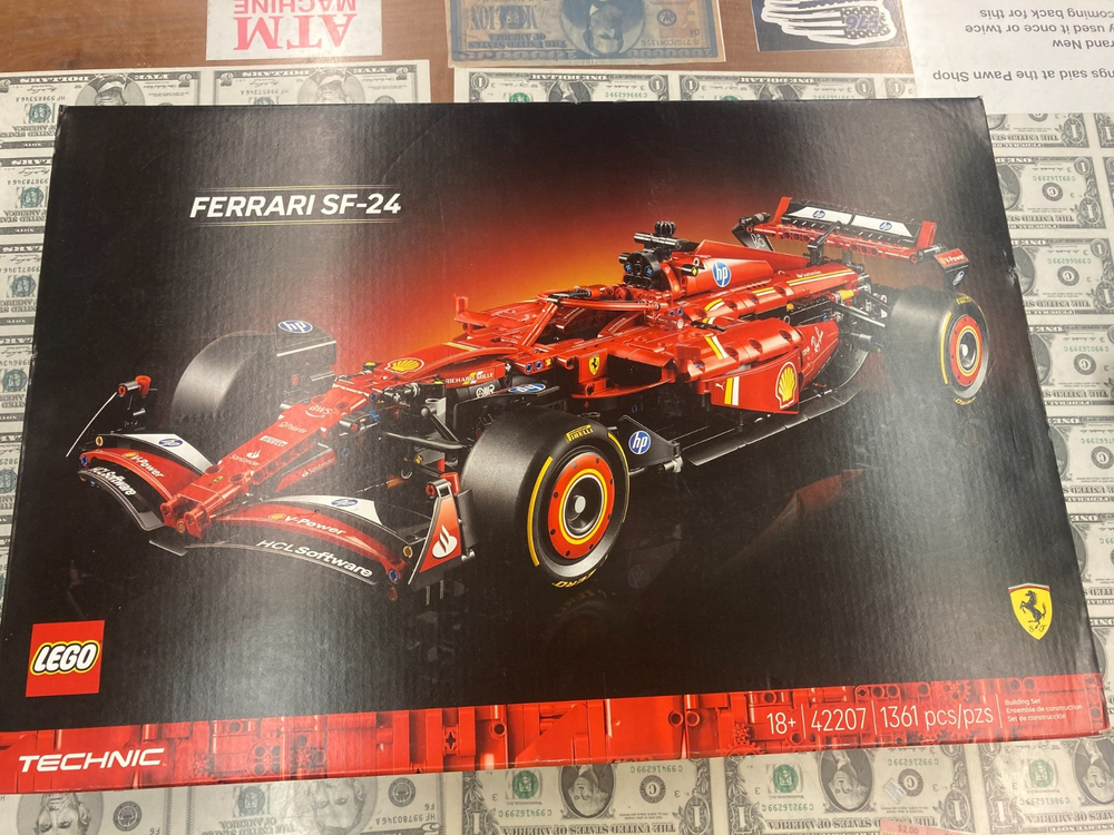 LEGO TECHNIC: Ferrari SF-24 F1 Car (42207) Sealed box