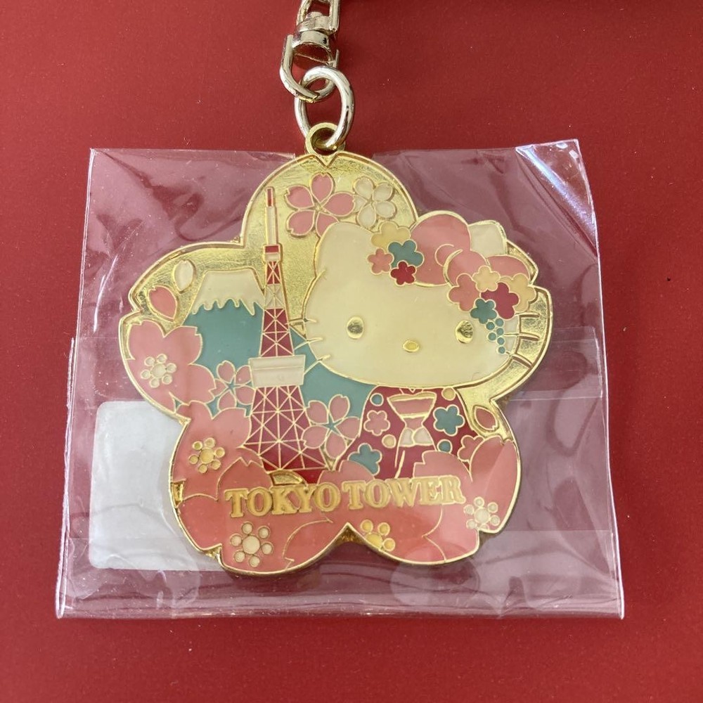 Hello Kitty Tokyo Tower Keychain Cute Souvenir Collectible Gift