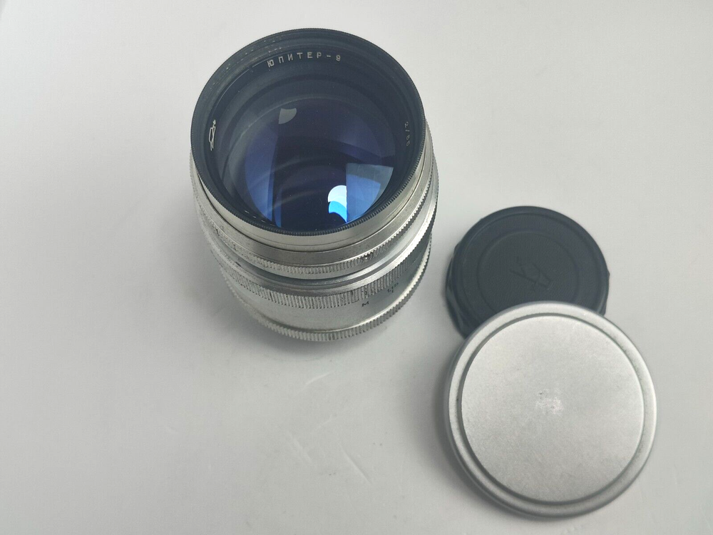 KMZ Jupiter-9 85mm f/2 M39 Soviet Rangefinder Lens Silver