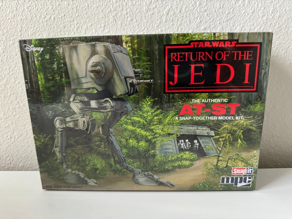 MPC Star Wars Return Of The Jedi AT-ST Snap Model 6 inches Tall MPC966