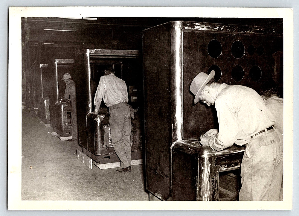 VINTAGE OLD ANTIQUE PICTURE PHOTO MEN WORKERS BUSINESS METAL MANUFACTURING