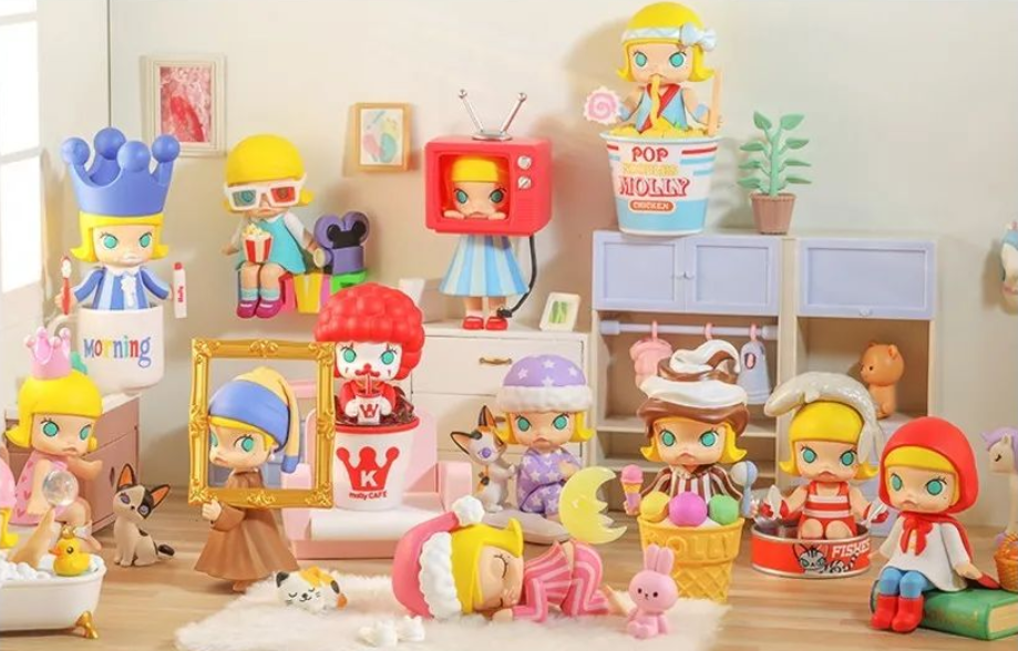 POP MART One Day of Molly Series Confirmed Blind Box Figure HOT！