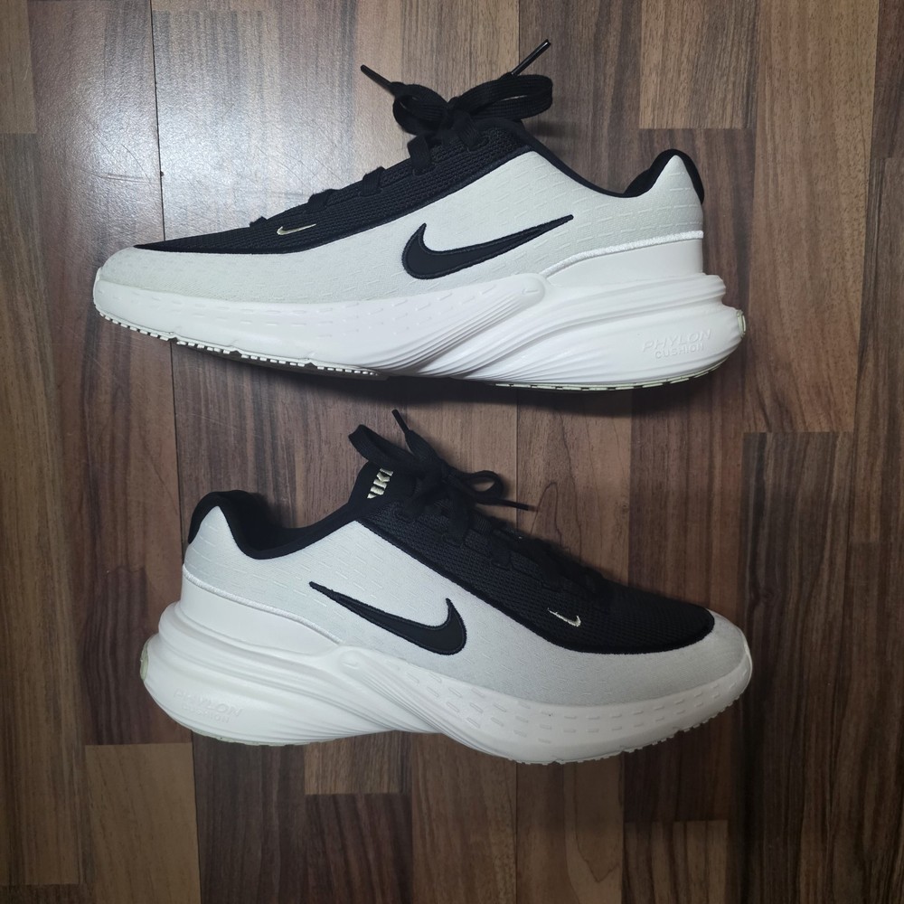 Nike Uplift SC