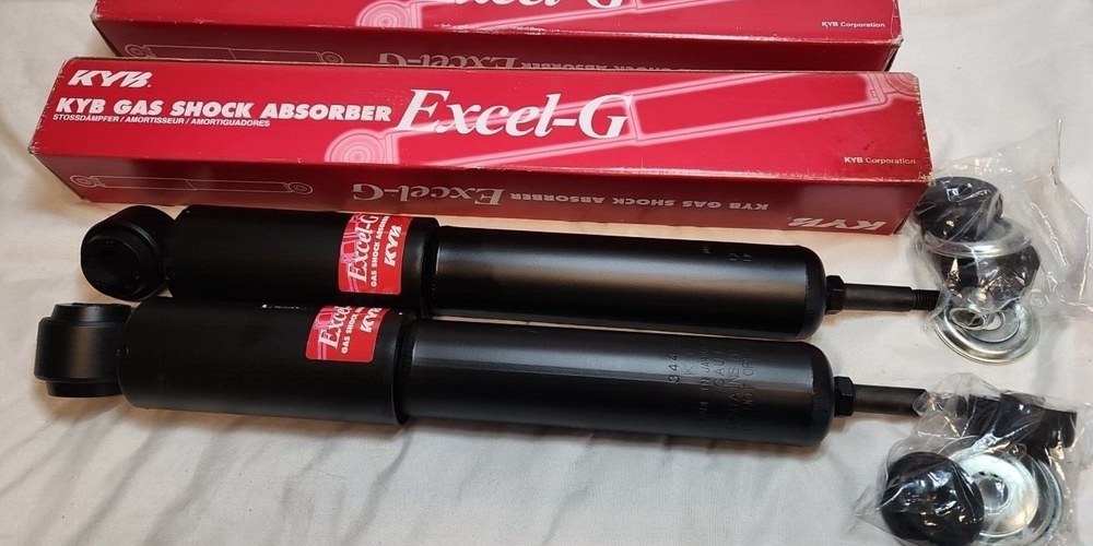 KYB Rear Shock Absorbers Pair for TOYOTA HIACE MK4 REGIUS MK4 1995-2019