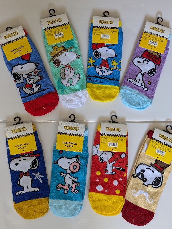 8 Pairs Peanuts Snoopy Ankle Socks Size 9-11 Brand New