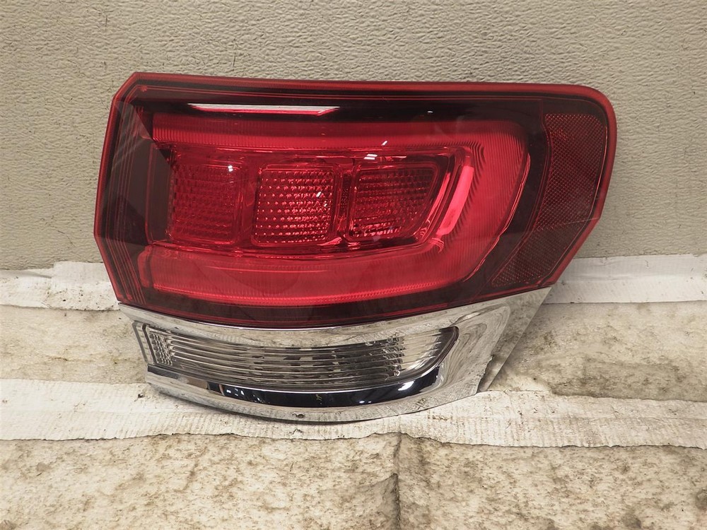 Jeep Grand Cherokee 2021 Right Tail Light Assembly Limited Wk Body B07675