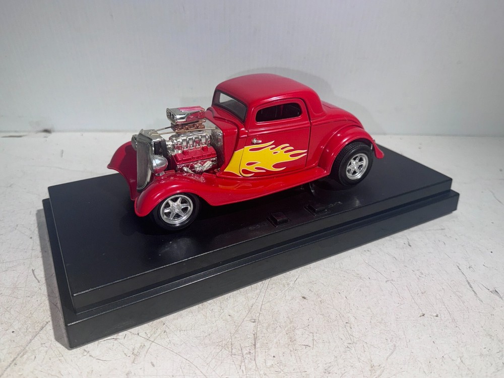 ERTL 1/18 Diecast 1934 Ford High Tech Ready to Rumble American Muscle