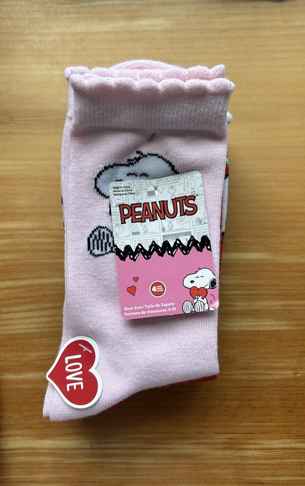 New Peanuts Snoopy Woodstock socks 4 pairs pink hearts love 💕