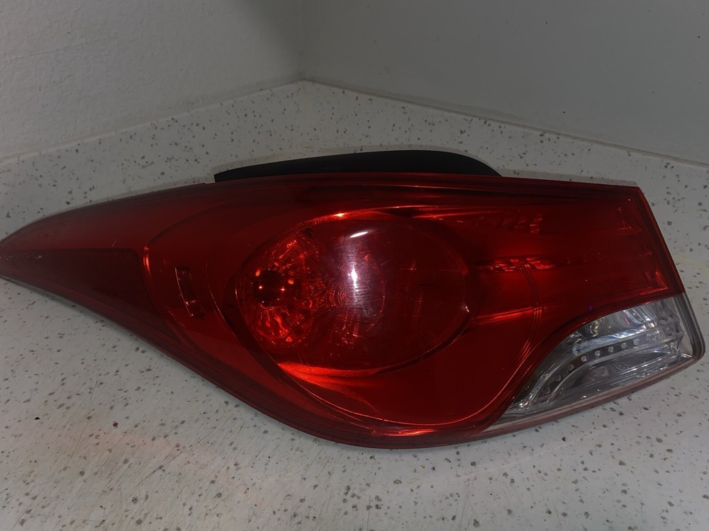 2011-2013 Driver Side, Outer Tail Light