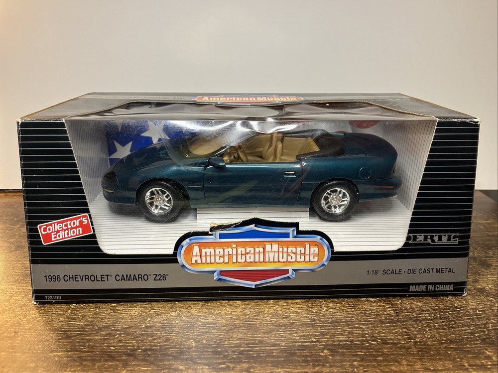 Ertl American Muscle 1996 Chevrolet Camaro Z28 Convertable Green 1:18 Scale New