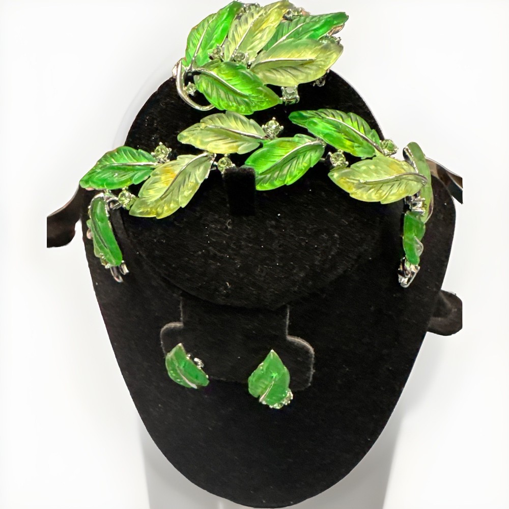 Vintage Set Lisner Green Leaf Brooch Bracelet & Earrings Rhinestone green Gold