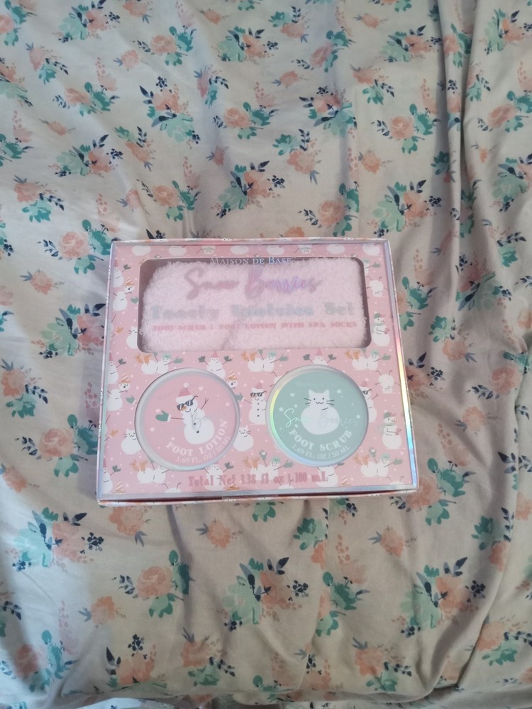 NWOT Body Care Skin Care Gift Set