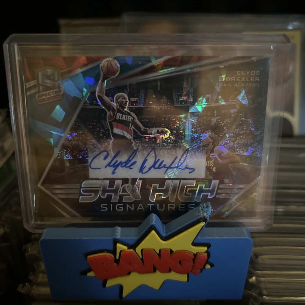 2022-23 Spectra Clyde Drexler Sky High Signatures Ice Astral Prizm Auto 10/49