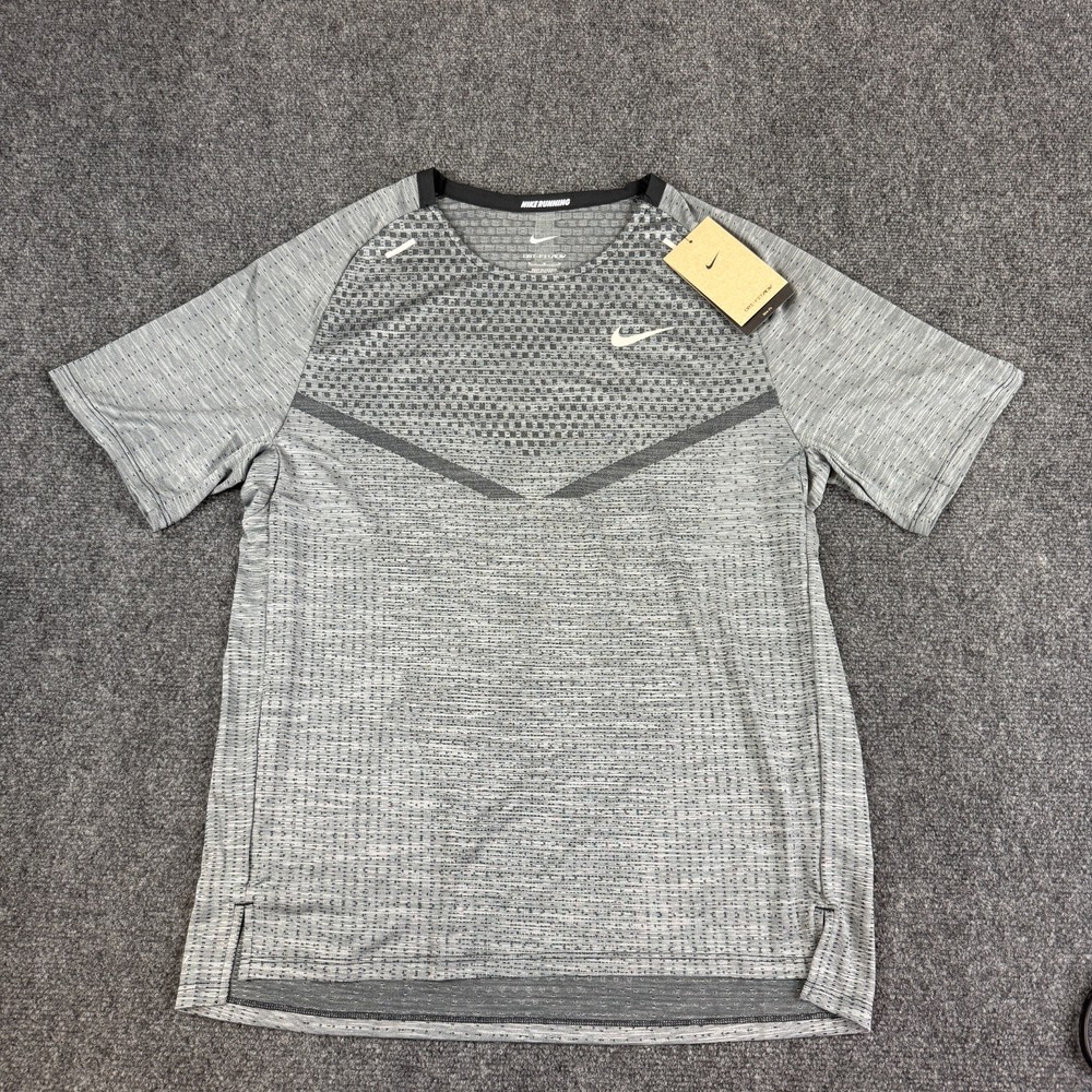 Nike Tech Knit Dri-FIT ADV Running Shirt Men’s Size Medium Gray DM4753-010 NWT