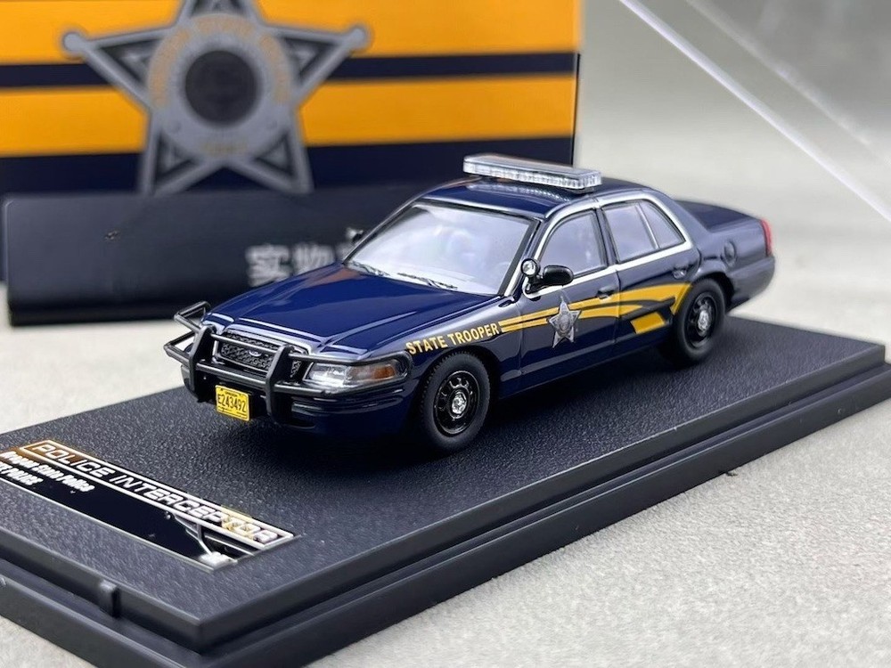 Rollin 1:64 Oregon Police OSP CV CROWN VICTORIA Model Diecast Metal Car
