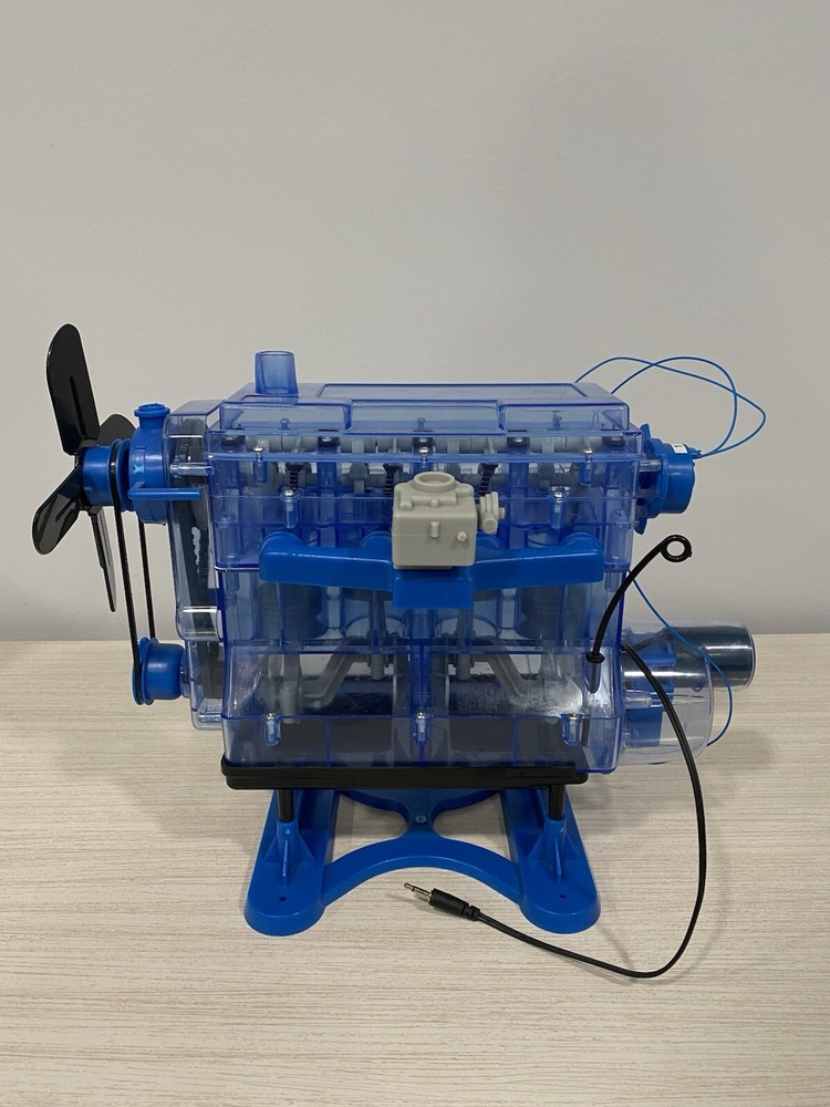 Vintage Smithsonian Motor Engine Model Blue for parts or to be fixed as is.