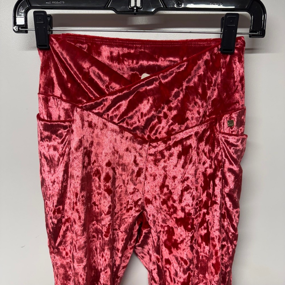 Fabletics High Waisted Crushed Velour Leggings in Strawberry Red Size Small