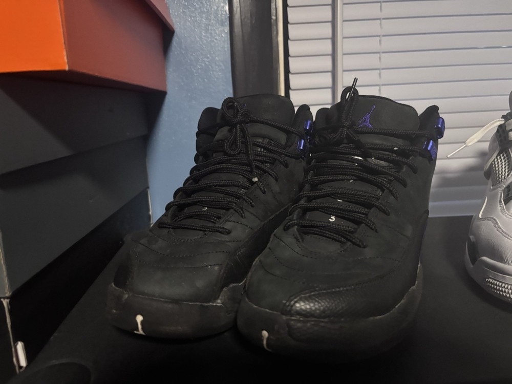 Jordan 12 size 7 no original box