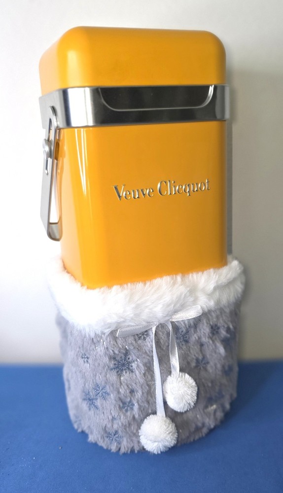 VEUVE CLICQUOT Champagne Cooler Tin Box With Handle & Removable Gift Cover