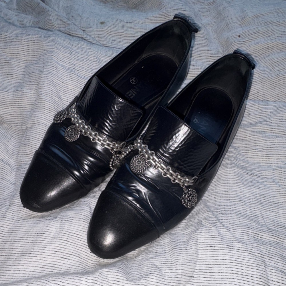 CHANEL navy Leather Chain Accent womens's flat size 40.5