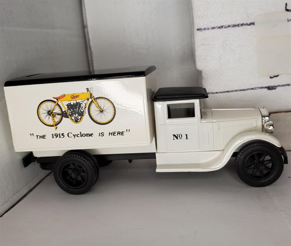 Scale Models Lockable Freight Truck Coin Bank Diecast