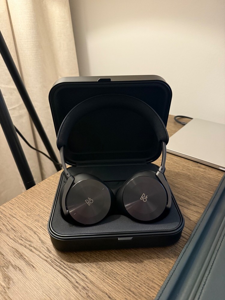 Bang & Olufsen Beoplay H95 Headphones Black *NEW OPEN BOX*