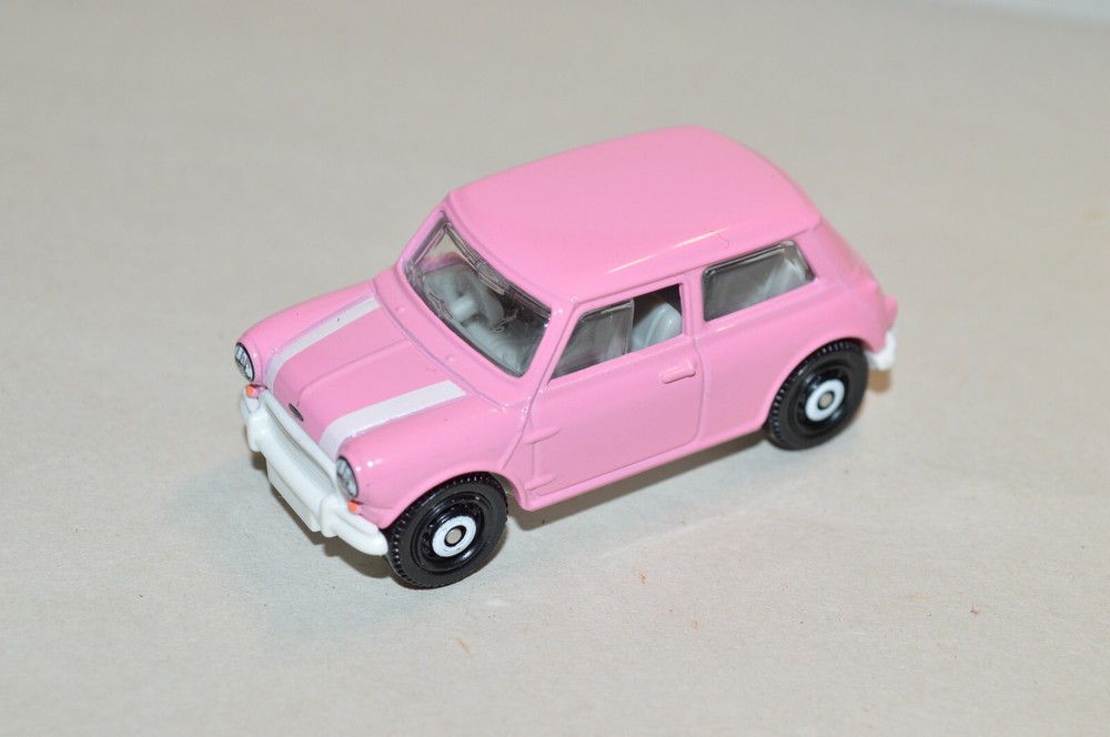 die cast plastic toy vehicle Matchbox 1:64 Austin  Mini Cooper PINK