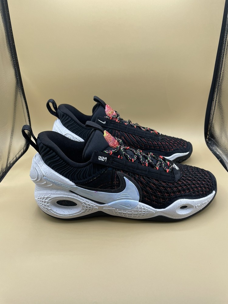 Men Sz 11/Women 12.5 Nike Cosmic Unity TB Black/White basketball Shoe New No Box