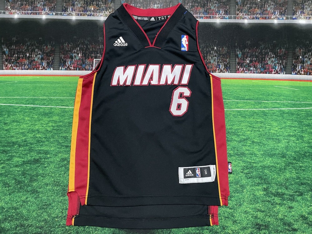 Lebron James #23 Miami Heat adidas NBA Basketball Jersey Youth Sz Small (8) Used