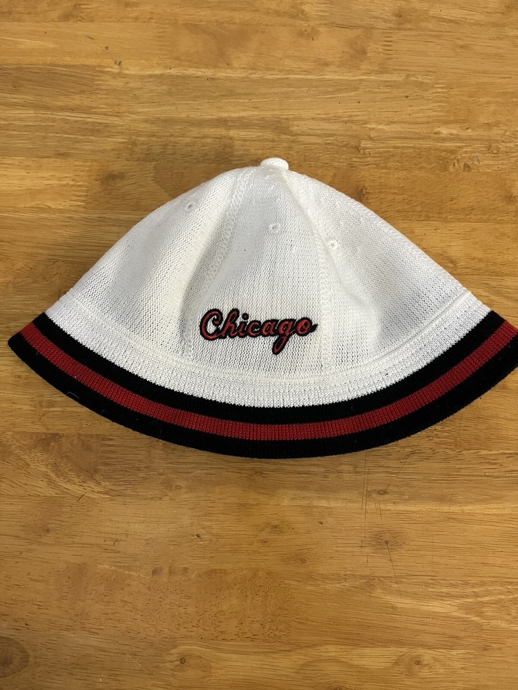 Vintage 1984 Nike Chicago Bulls Red White Embroidered Bucket Hat Cap M/L