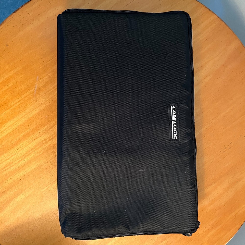 Case Logic Cassette Tape Carrying Case Black Holds 30 Boxed with Strap