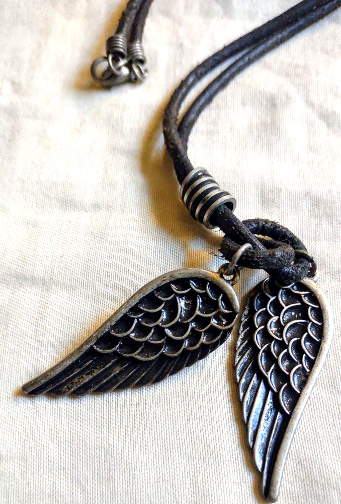 Silver Angel Wings Pendant Necklace with 18