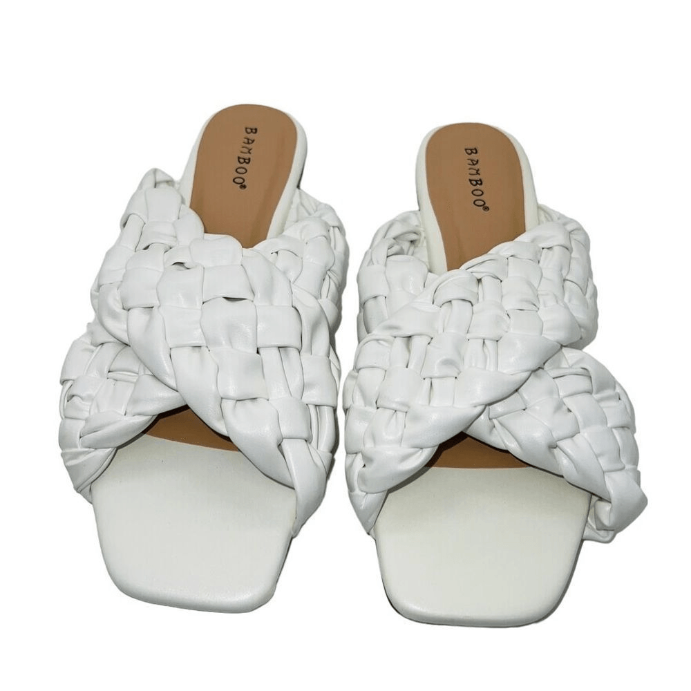 NWT Women's White Bamboo Crisscross Strap Sandal Size 7.5 Kick 61