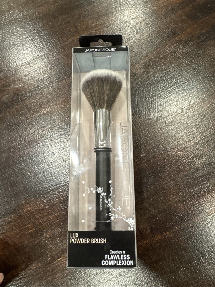 Japonesque Lux Powder Brush Full Size for Flawless Complexion New in Box